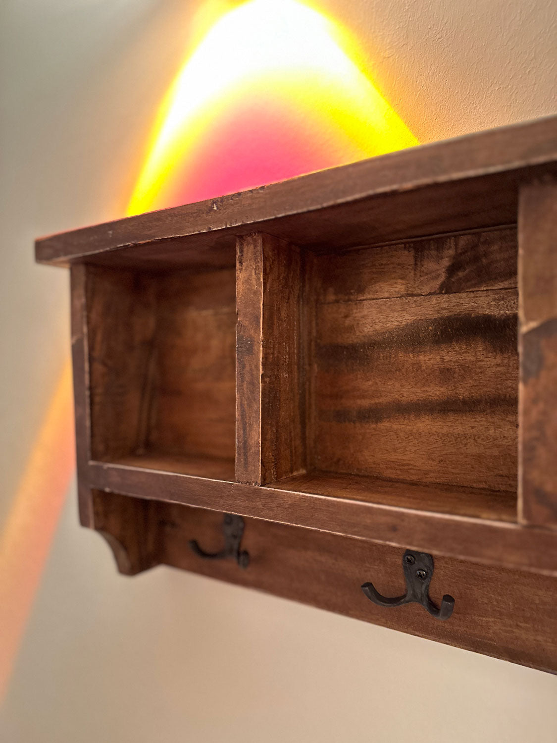 LS-LebenStil Vintage Wandgarderobe Teak 70cm mit Ablage