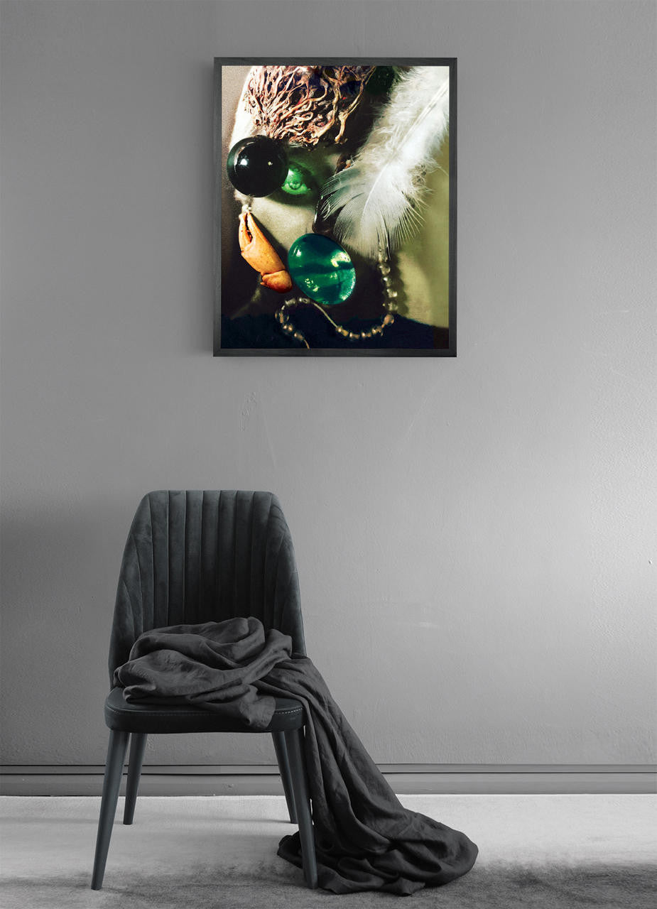Mineheart She Is Watching Leinwandbild 21x30cm ohne Rahmen