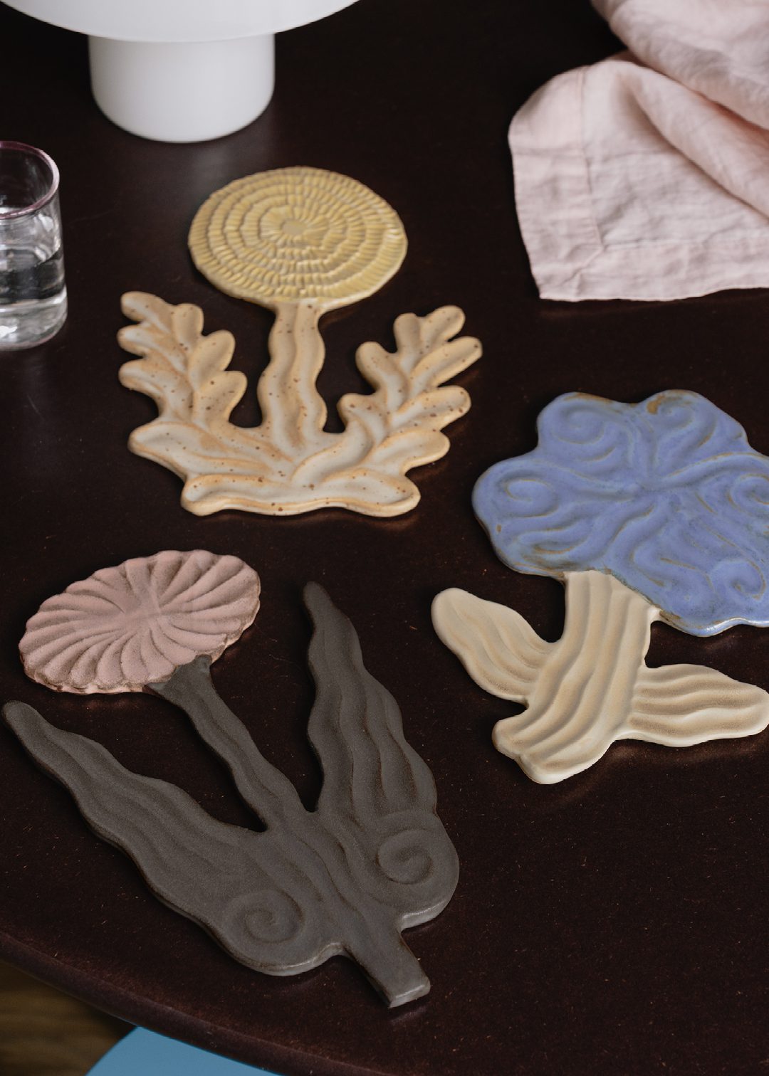 The Poster Club Anemone Wandobjekt 25x17 cm Keramik Beige-Blau
