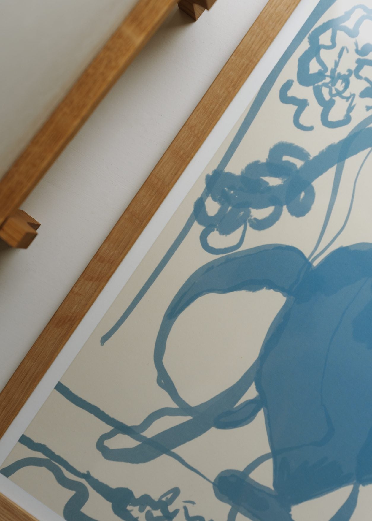The Poster Club Art Prints Dahlia Bleu Poster A4 blau