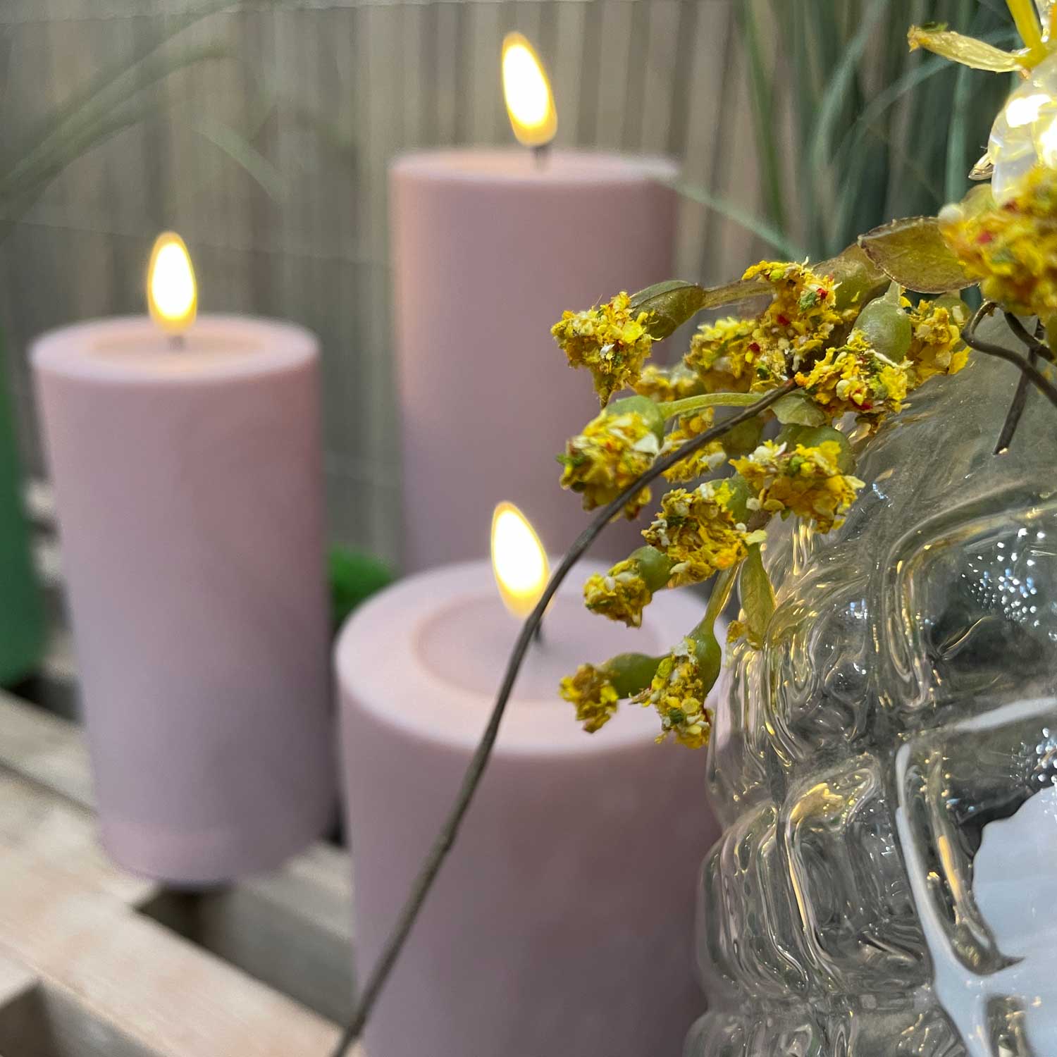 LS-LebenStil Real Flame 3D LED Stumpenkerze 10x10cm Lila