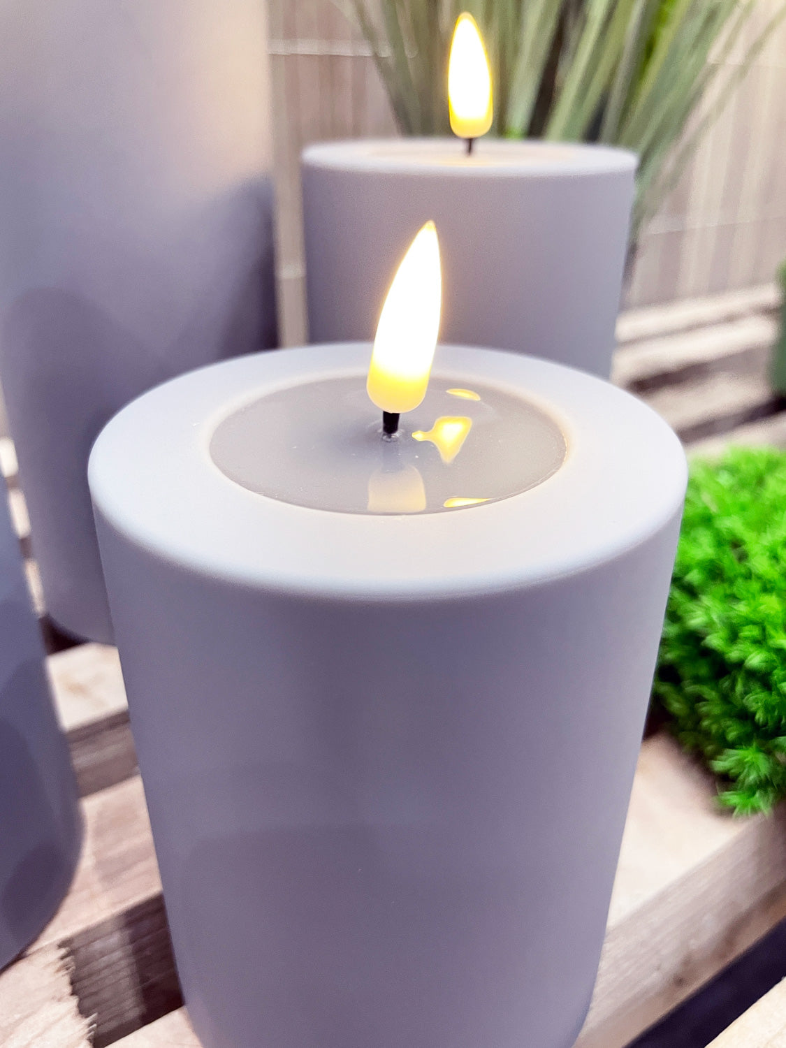 LS-LebenStil Real Flame 3D LED Stumpenkerze 10x10cm Lila