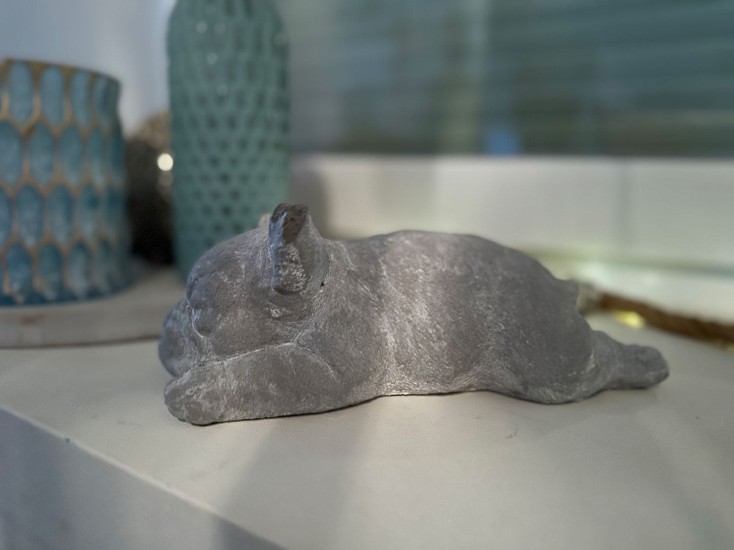LS-LebenStil Bulldogge Frenchie Figur Beton grau-weiß 25x10cm